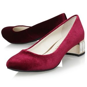 NIB Anne Klein Wine Velvet Crystal Block Heel Pump